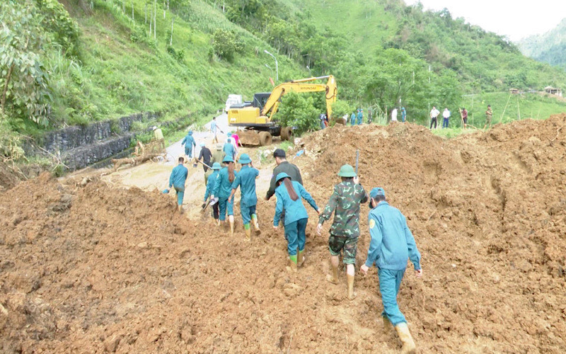 Tuyên Quang: Mưa lớn gây sạt lở, ách tắc giao thông